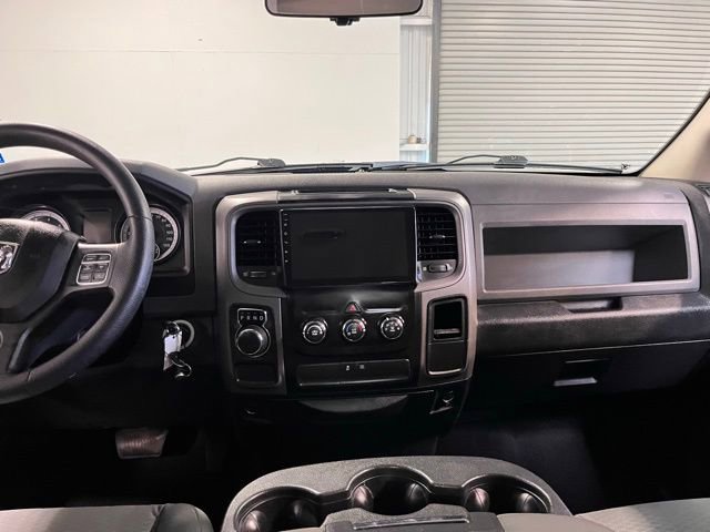 Used 2015 RAM 1500 Express RWD image 20