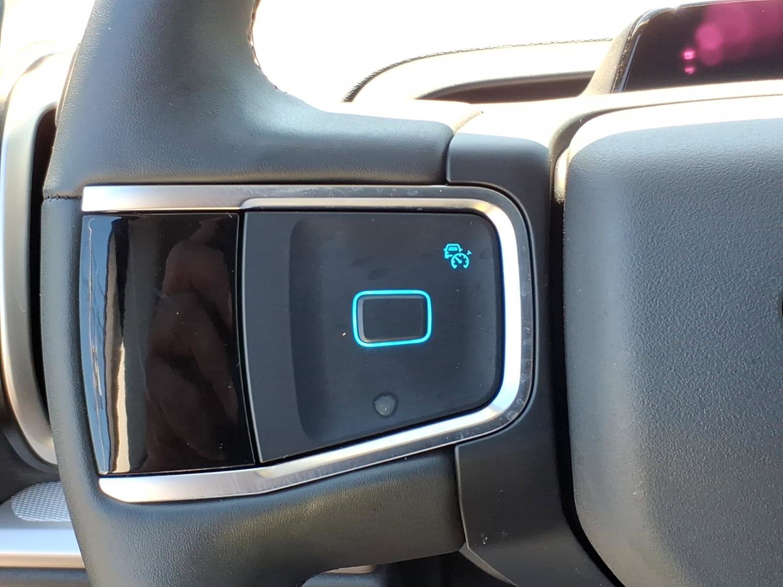 Used 2025 Ford Expedition Active AWD/4WD image 18