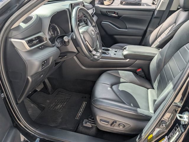 Used 2024 Toyota Highlander XLE image 8