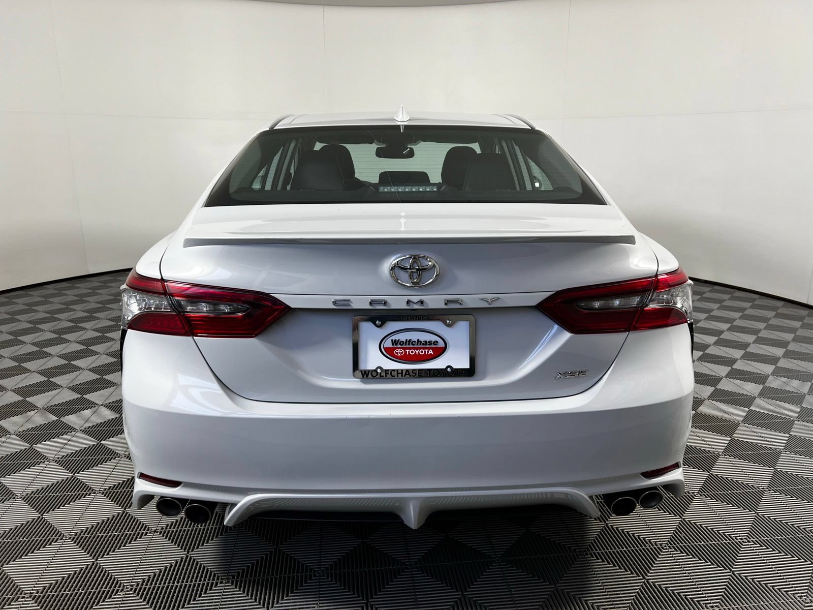Used 2024 Toyota Camry XSE FWD image 6