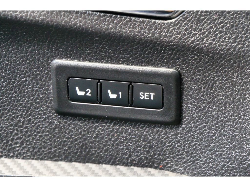 Used 2015 Toyota RAV4 Limited image 23