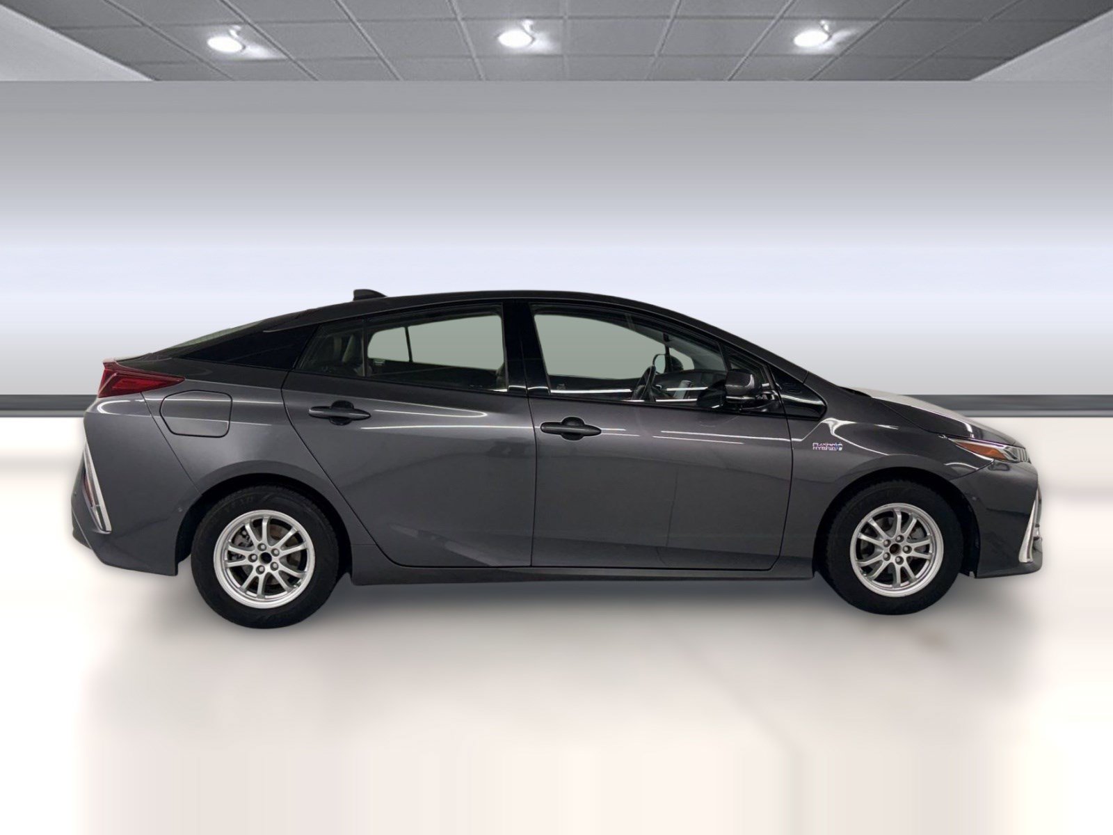 Used 2017 Toyota Prius Prime Advanced w/ Preferred Accessory Package FWD image 8