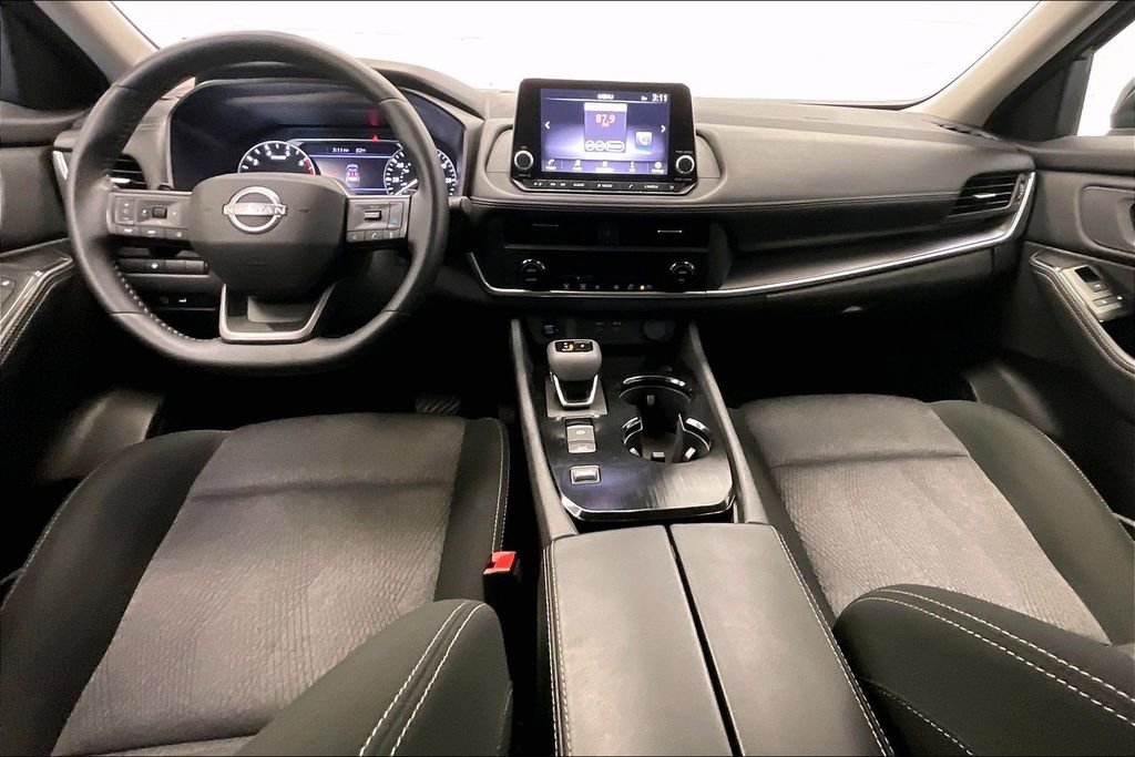 Certified 2025 Nissan Rogue SV FWD image 13