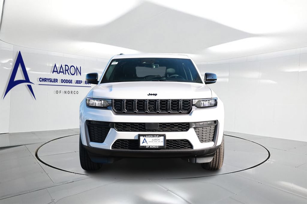 New 2026 Jeep Grand Cherokee Altitude RWD image 4