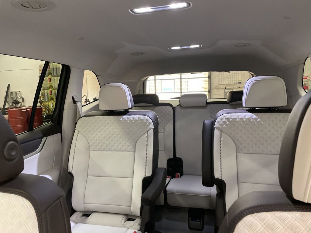 New 2026 GMC Acadia Denali w/ Super Cruise Package AWD/4WD image 24