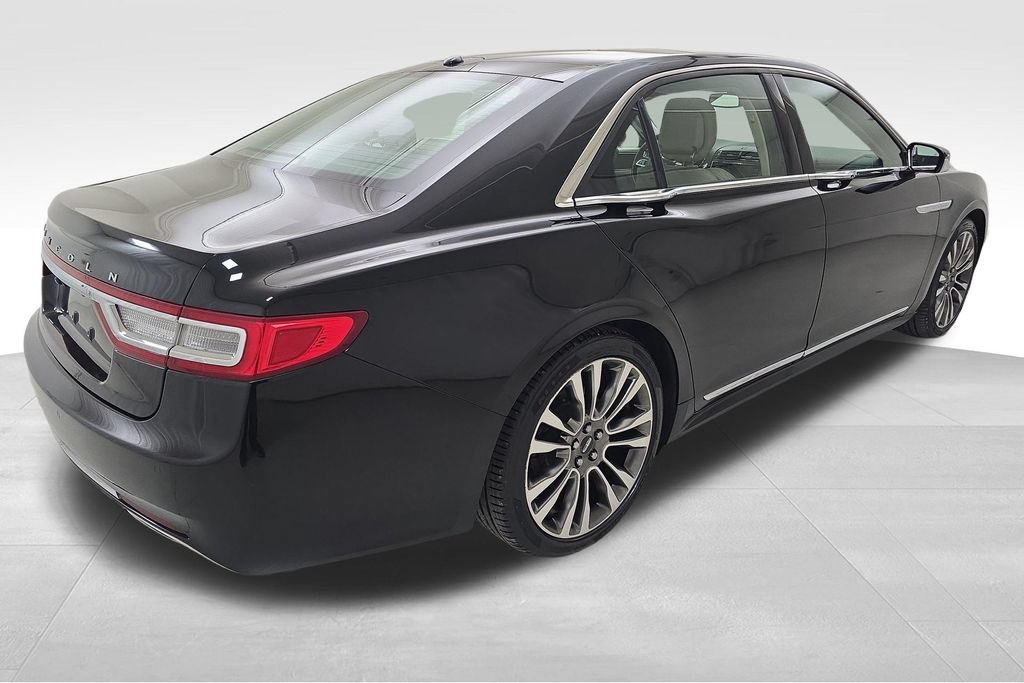 Used 2017 Lincoln Continental Select w/ Climate Package AWD/4WD image 9