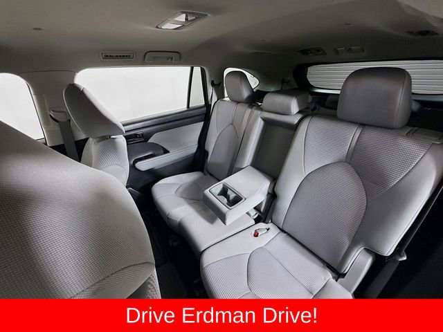 Used 2023 Toyota Highlander L image 8