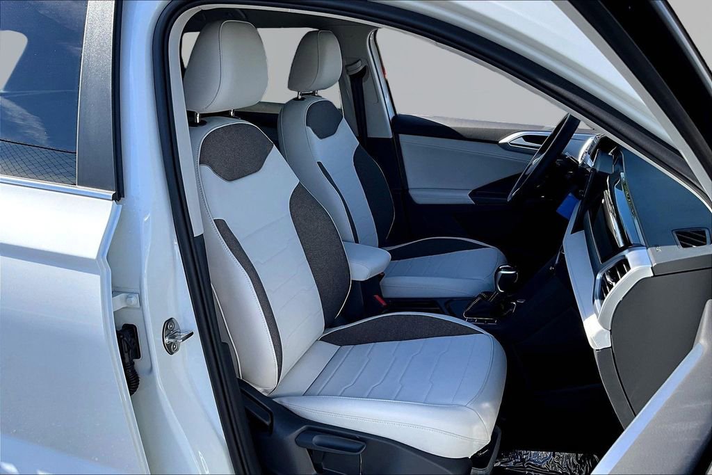 New 2026 Volkswagen Taos SE image 26