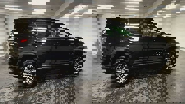 Certified 2025 Chevrolet Equinox LT image 9