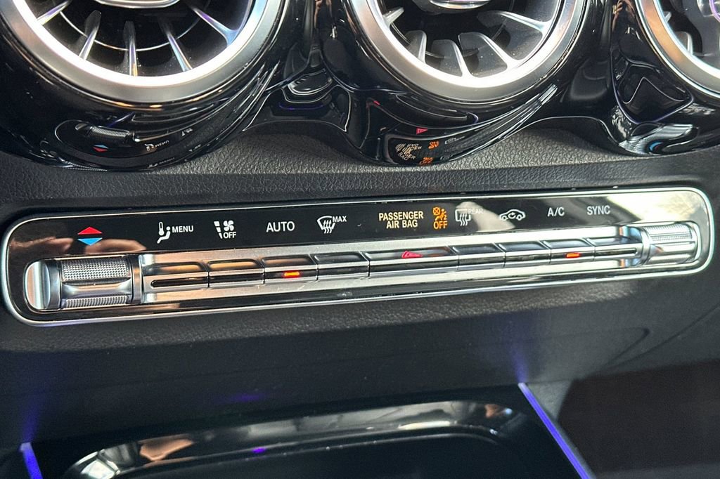 Used 2020 Mercedes-Benz GLB 250 4MATIC image 20