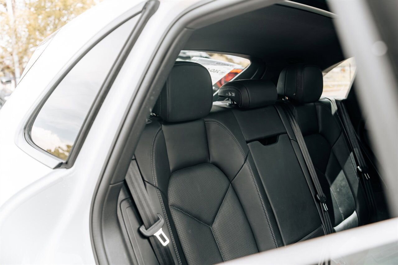 Used 2018 Porsche Macan S image 46