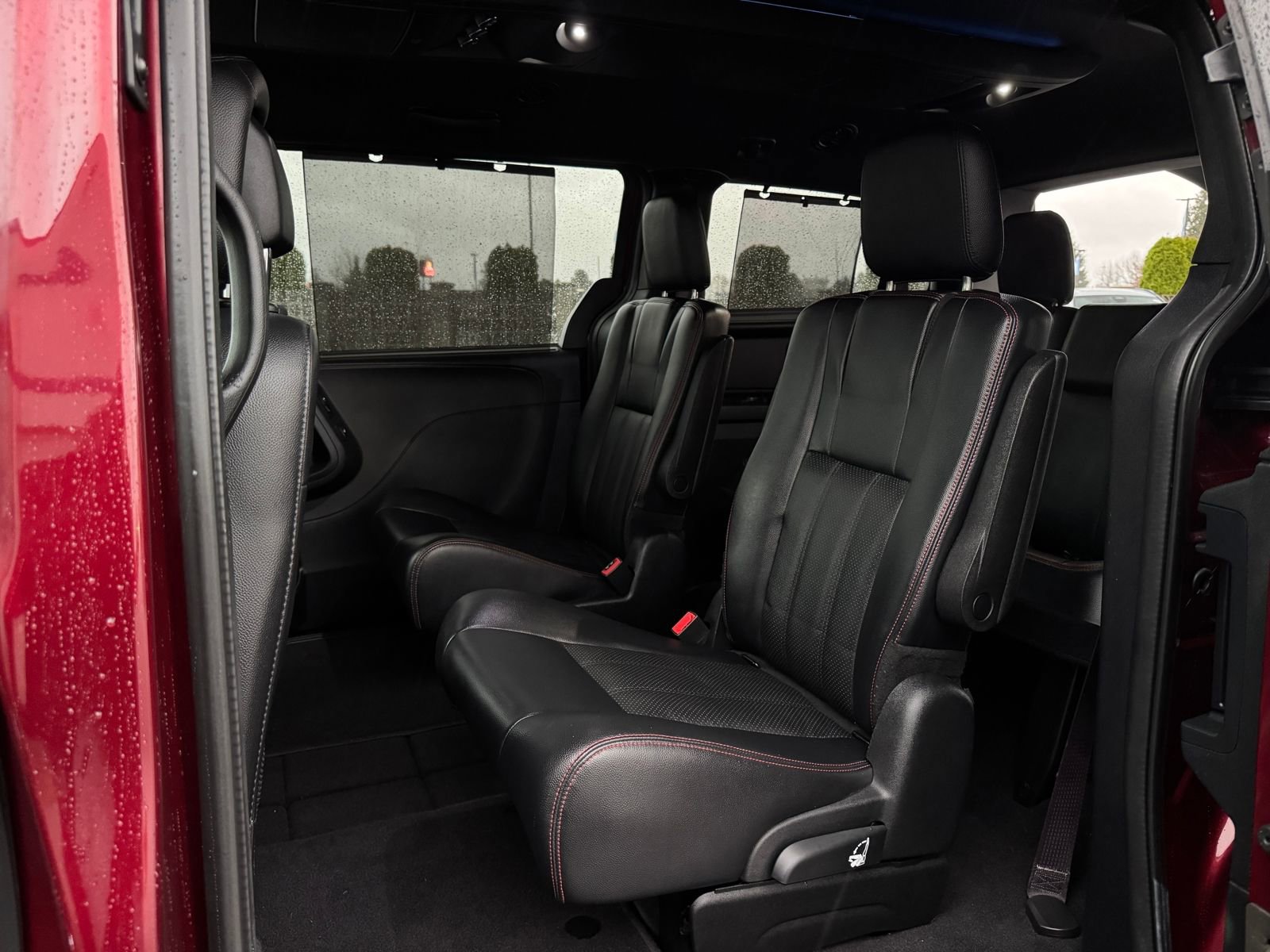 Used 2017 Dodge Grand Caravan GT image 25