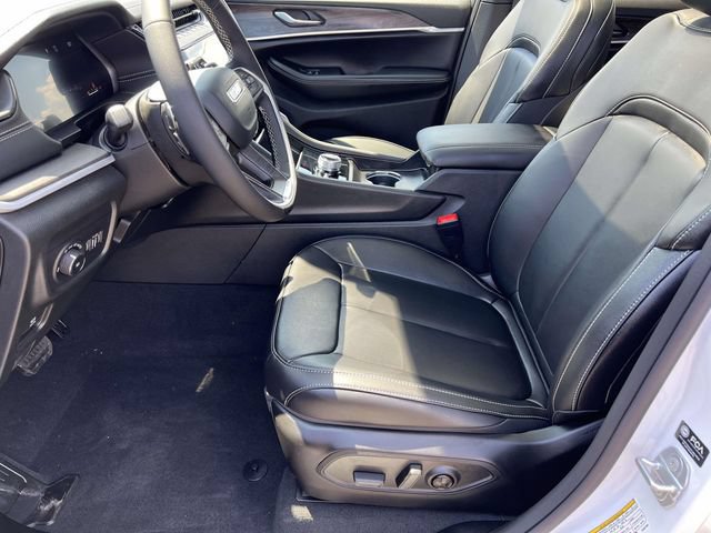 New 2026 Jeep Grand Cherokee Limited w/ Limited Altitude Package AWD/4WD image 23