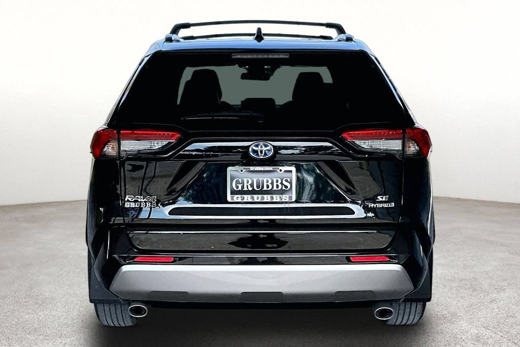 Used 2024 Toyota RAV4 SE w/ Convenience Package AWD/4WD image 5