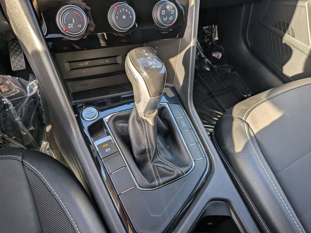 Certified 2023 Volkswagen Taos SE w/ Black Wheel Package FWD image 22