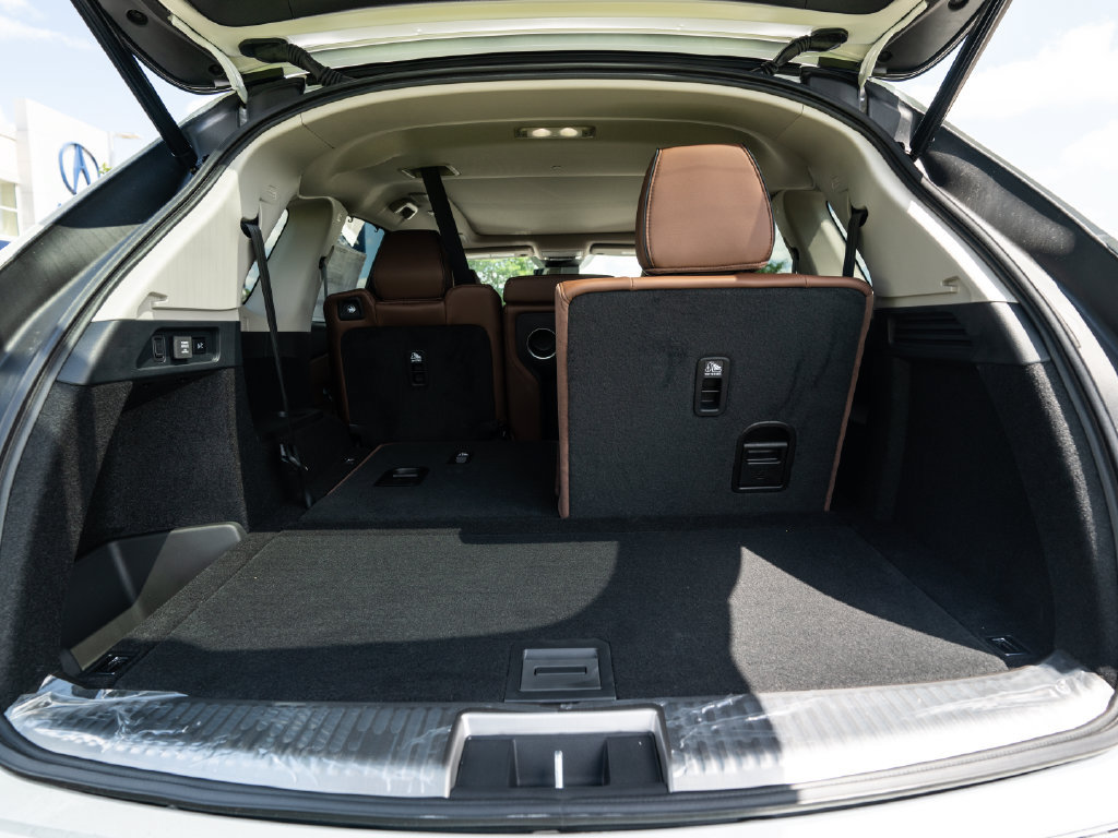 New 2026 Acura MDX w/ Advance Package AWD/4WD image 13