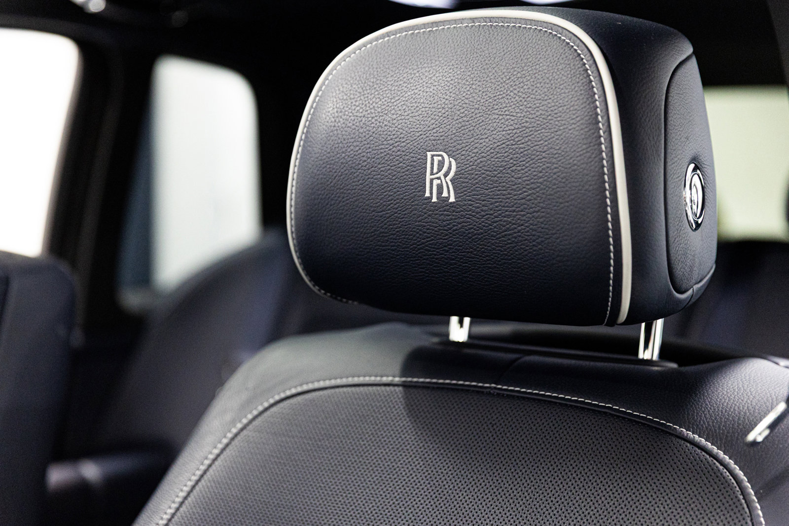 Used 2020 Rolls-Royce Cullinan image 28