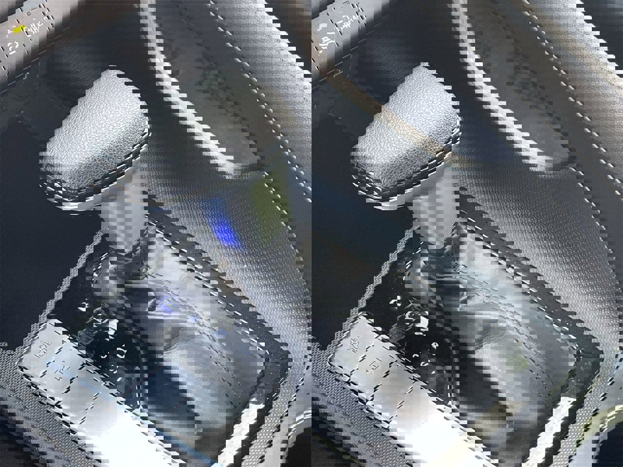 Used 2024 Hyundai Elantra SE image 28