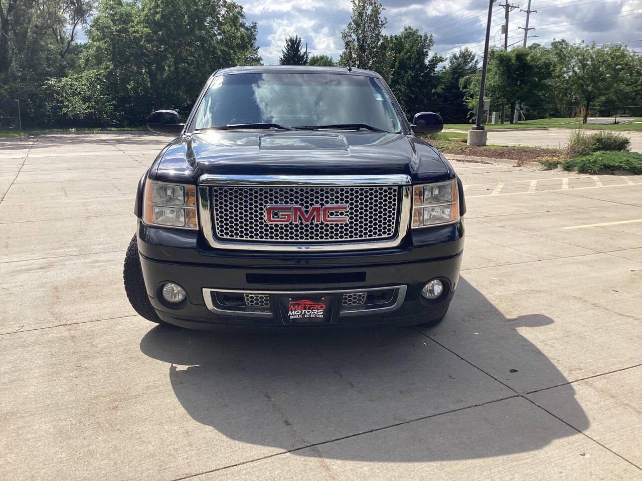 Used 2012 GMC Sierra 1500 Denali AWD/4WD image 2