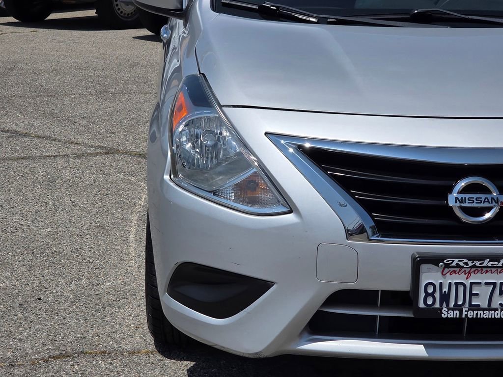 Used 2019 Nissan Versa SV FWD image 3