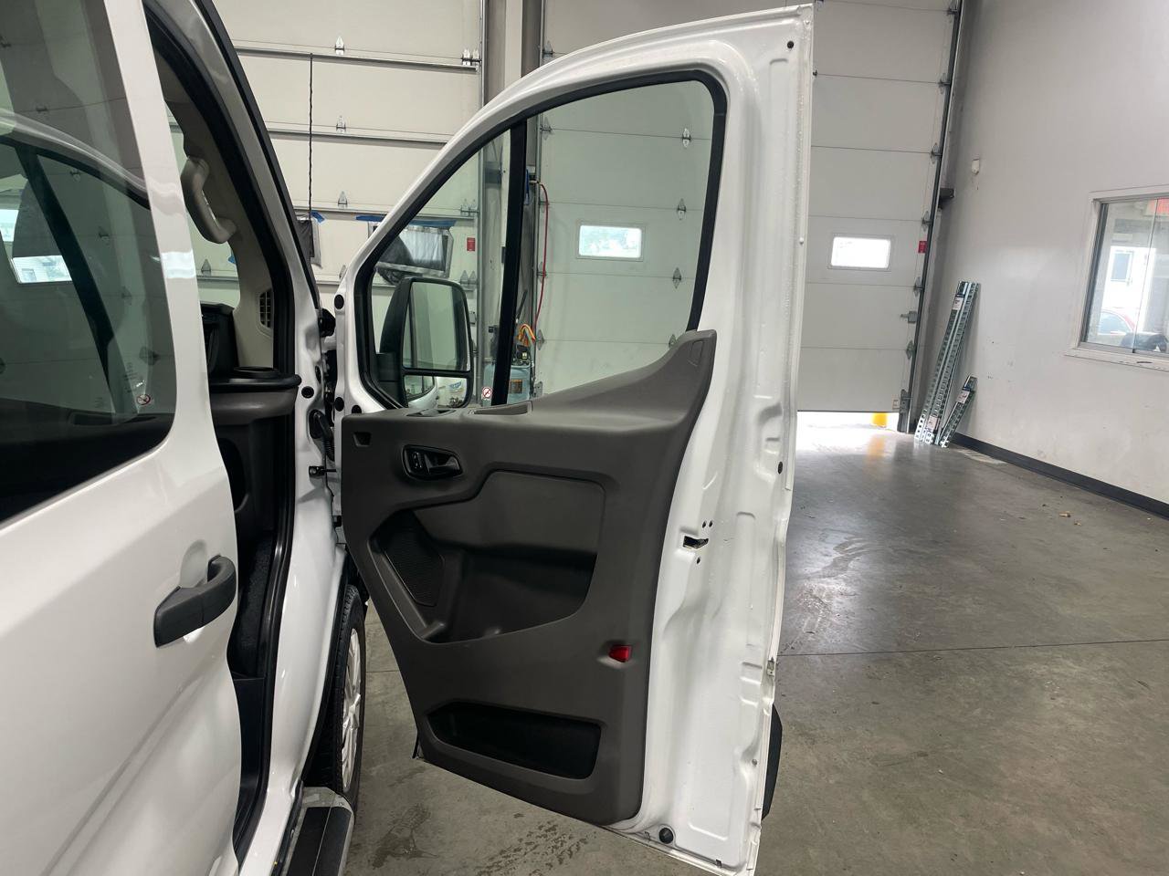 Used 2024 Ford Transit 250 XL w/ Exterior Upgrade Package image 29