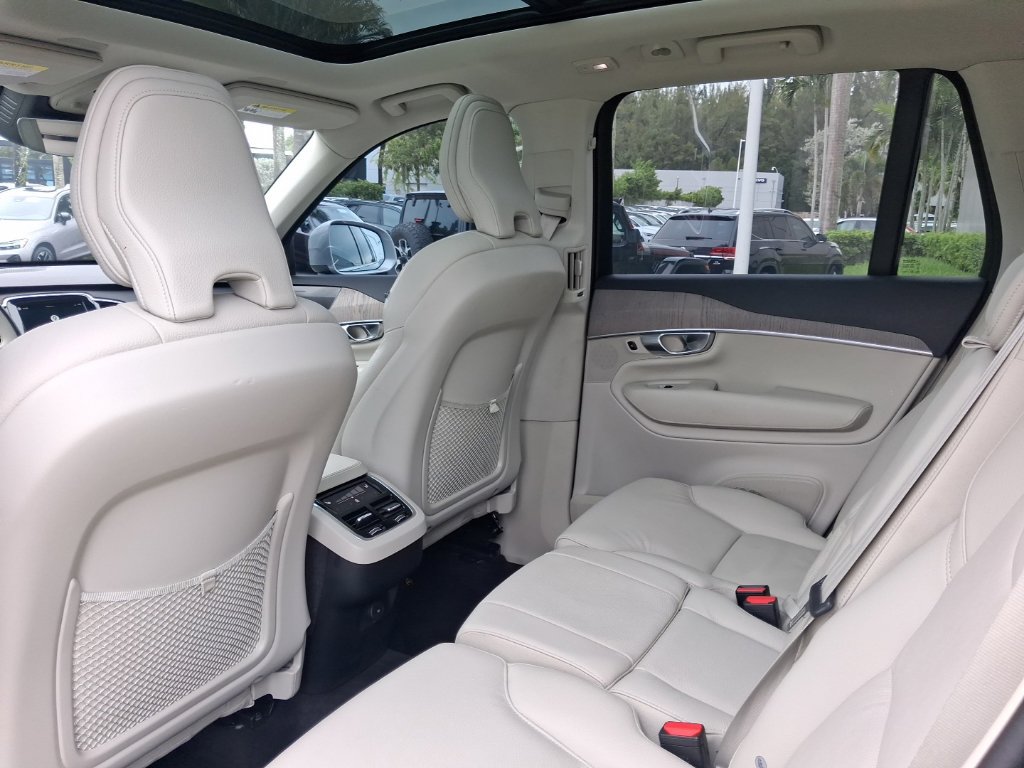 Used 2024 Volvo XC90 B5 Plus w/ Protection Package Premier AWD/4WD image 7