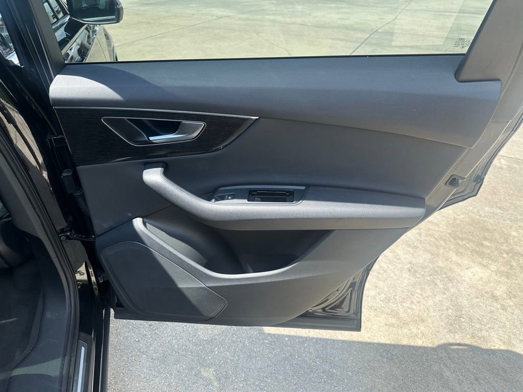 Used 2025 Audi Q7 3.0T Premium w/ Convenience Package image 25