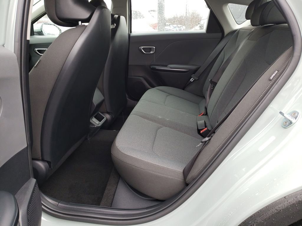 New 2025 Kia K4 LXS image 23