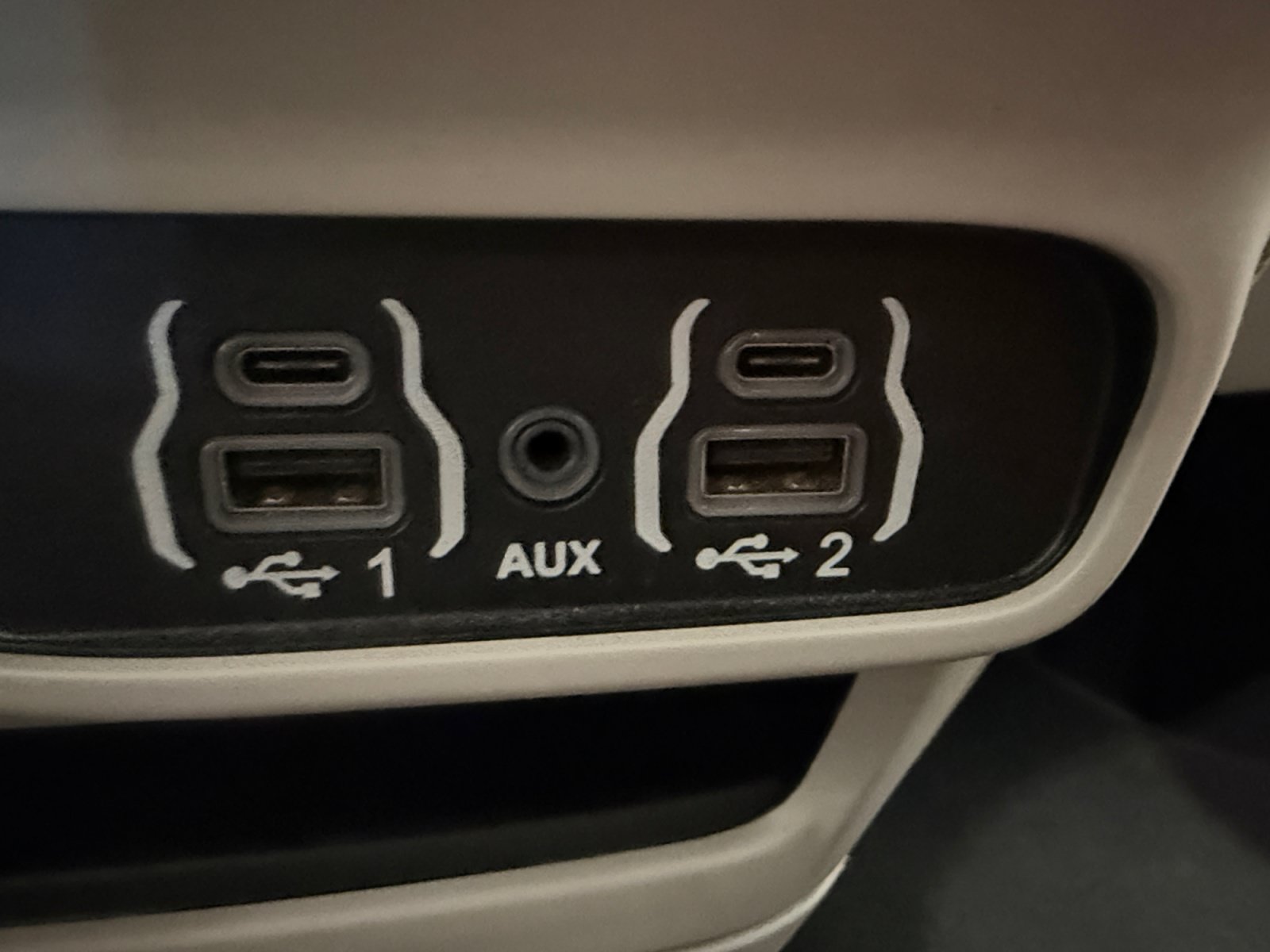 Used 2024 Chrysler Pacifica Touring-L FWD image 21