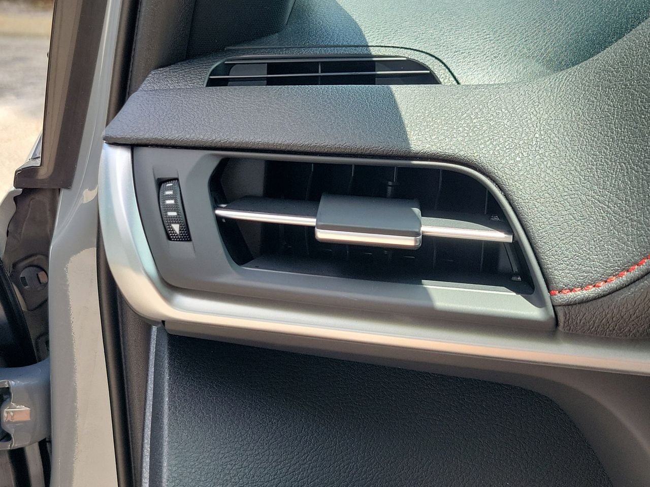 New 2026 Toyota Sienna XSE FWD image 33
