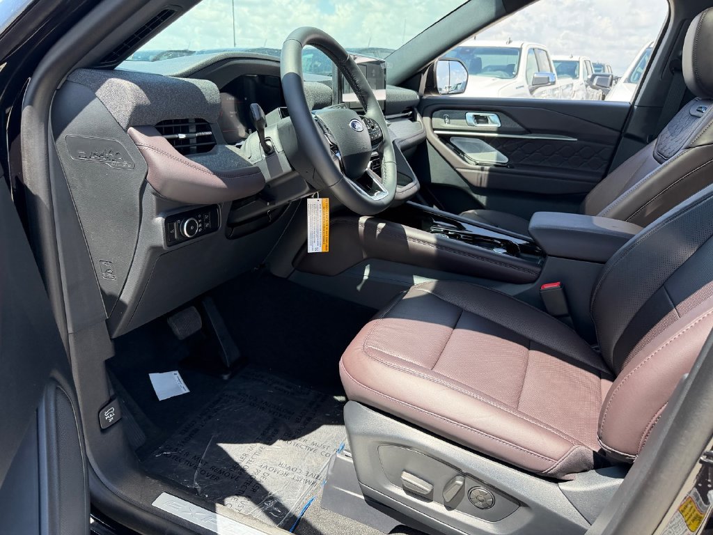 New 2026 Ford Explorer Platinum w/ LUX Leather Package AWD/4WD image 6