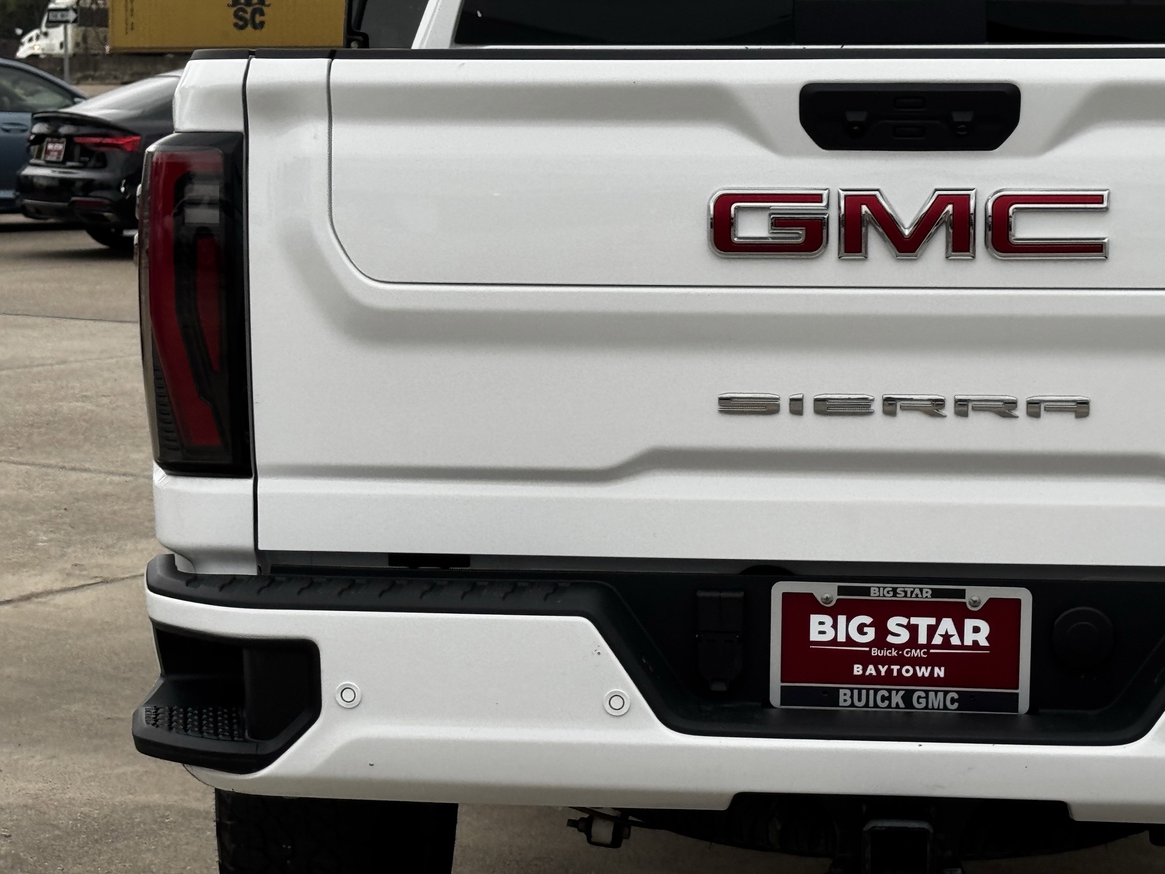 Used 2025 GMC Sierra 2500 AT4 image 11