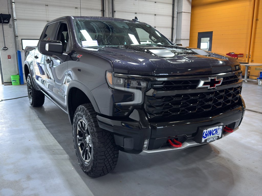 Used 2023 Chevrolet Silverado 1500 ZR2 w/ Technology Package AWD/4WD image 7