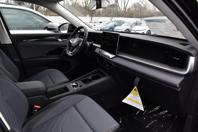New 2026 Volkswagen Tiguan SE FWD image 14