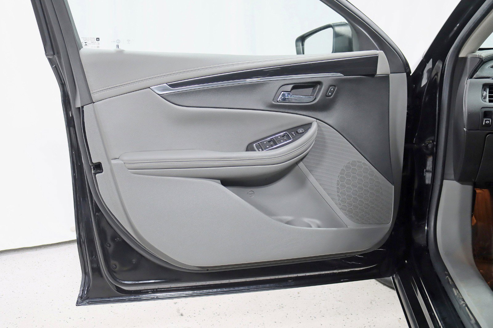 Used 2018 Chevrolet Impala LS image 26