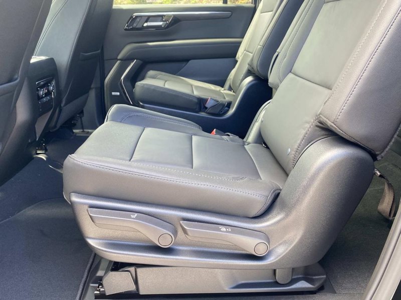 New 2026 Chevrolet Suburban LT w/ Comfort Package image 17