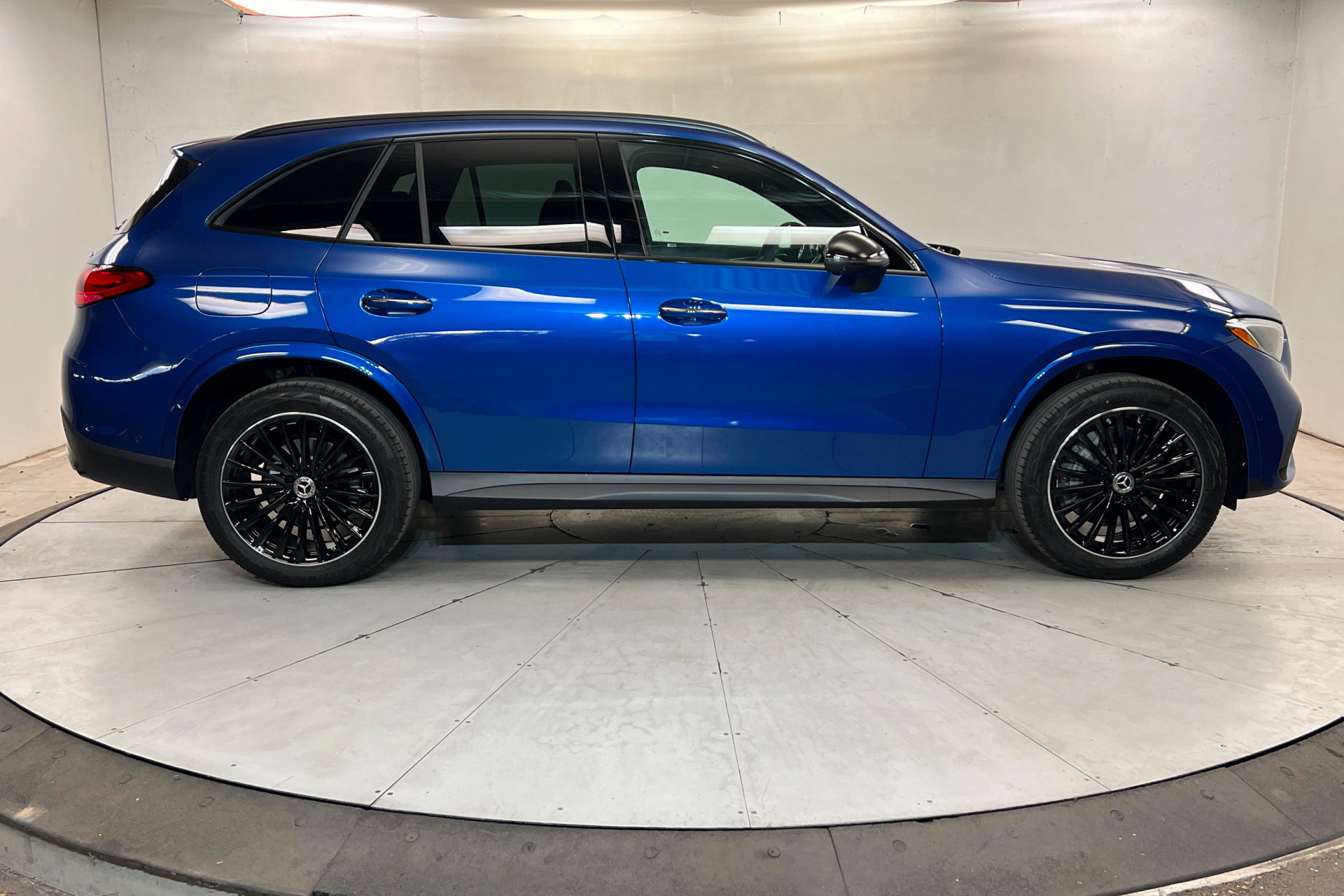 New 2027 Mercedes-Benz GLC 300 4MATIC image 6