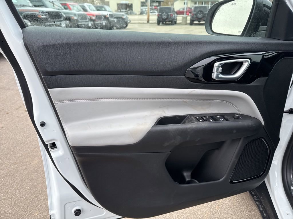 New 2026 Jeep Compass Limited image 18