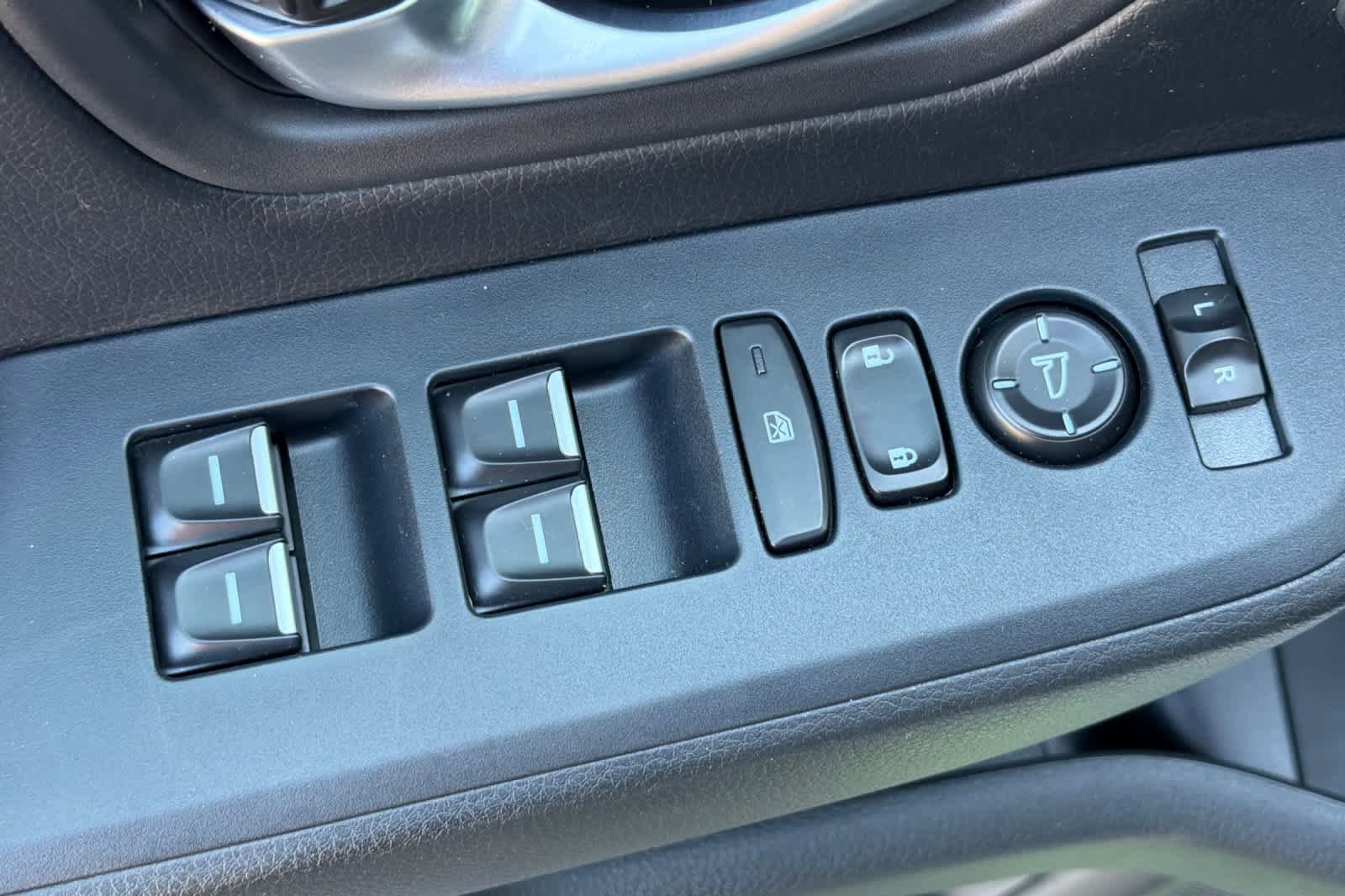Used 2025 Honda Pilot EX-L image 15