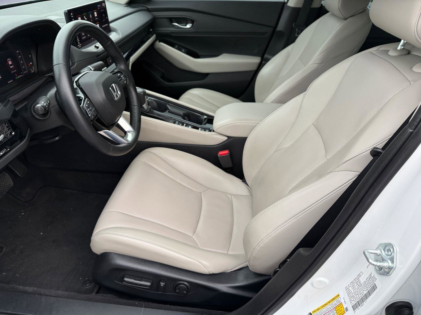 Used 2023 Honda Accord Touring image 10