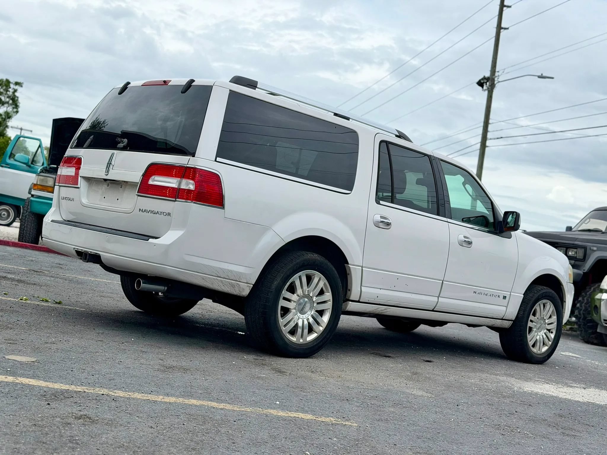 Used 2013 Lincoln Navigator L 2WD w/ HD Trailer Tow Pkg image 4