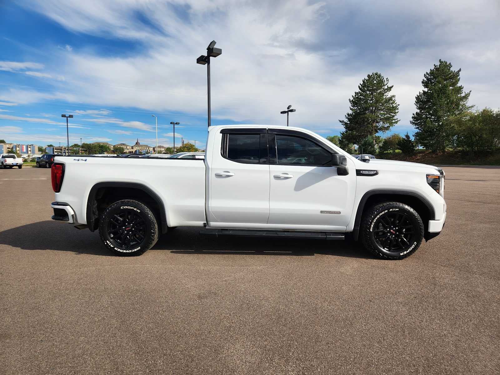 Used 2024 GMC Sierra 1500 Elevation AWD/4WD image 2