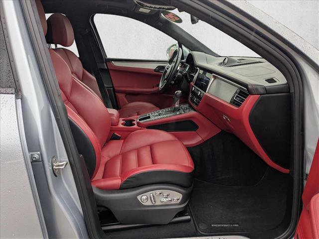 Used 2020 Porsche Macan Turbo image 21
