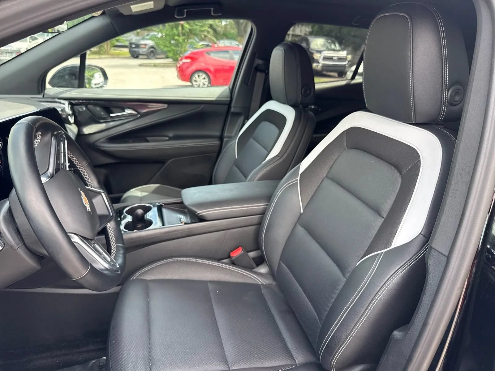 Used 2024 Chevrolet Blazer EV LT AWD/4WD image 12