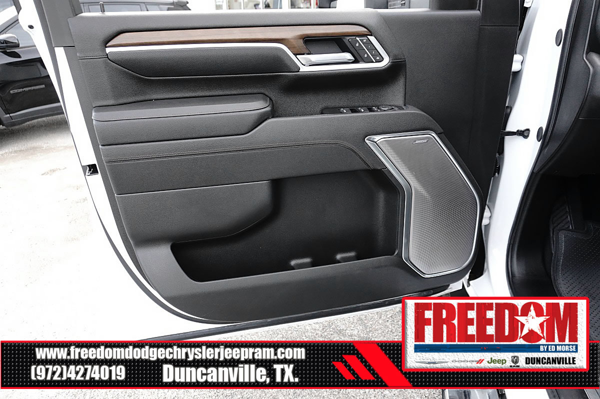 Used 2025 Chevrolet Silverado 2500 High Country w/ High Country Premium Package AWD/4WD image 38