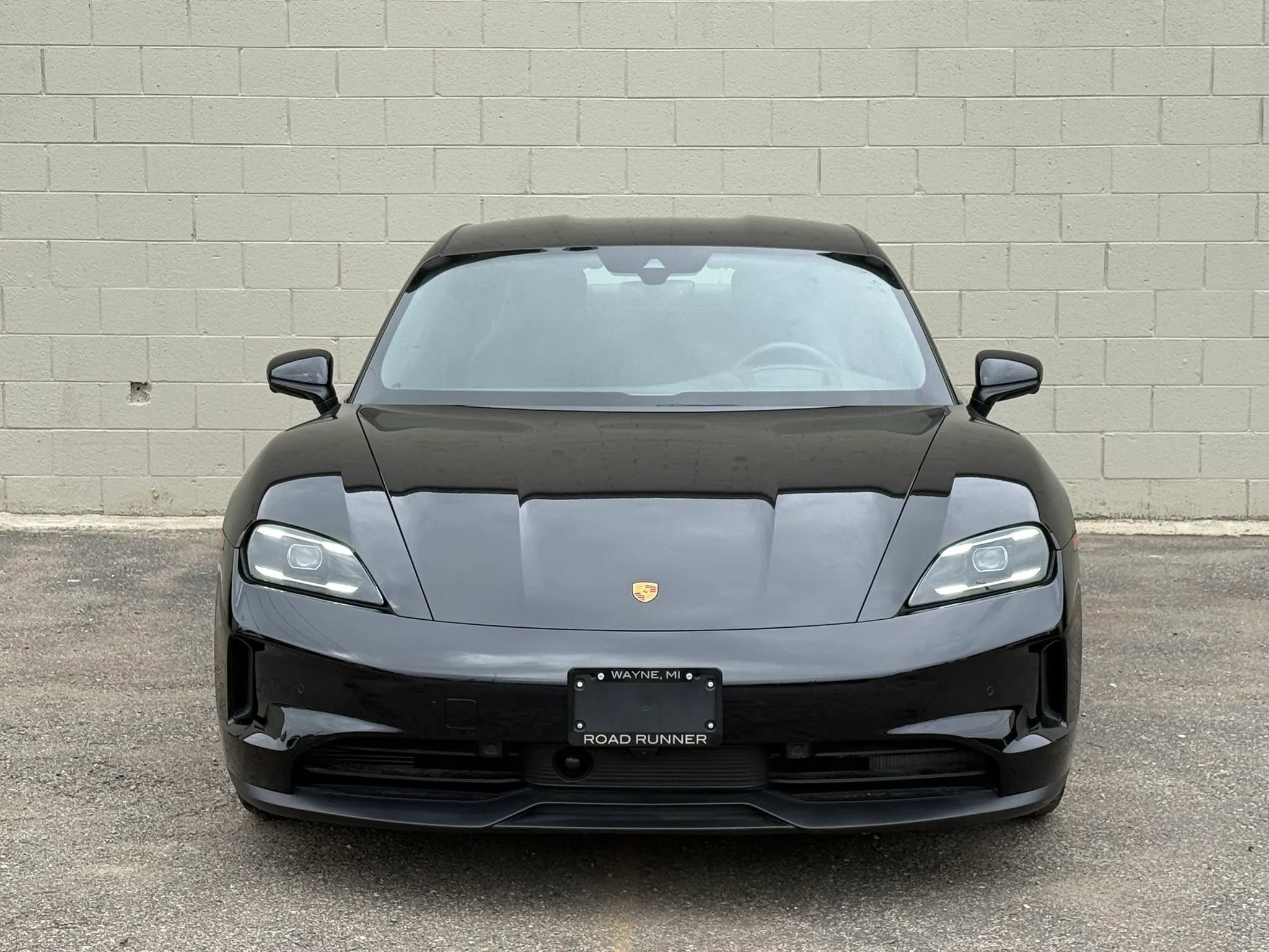 Used 2025 Porsche Taycan RWD image 20