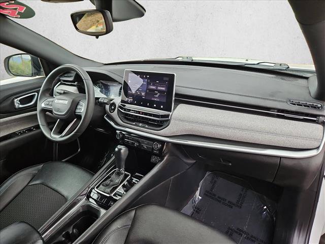 Used 2024 Jeep Compass Latitude AWD/4WD image 21
