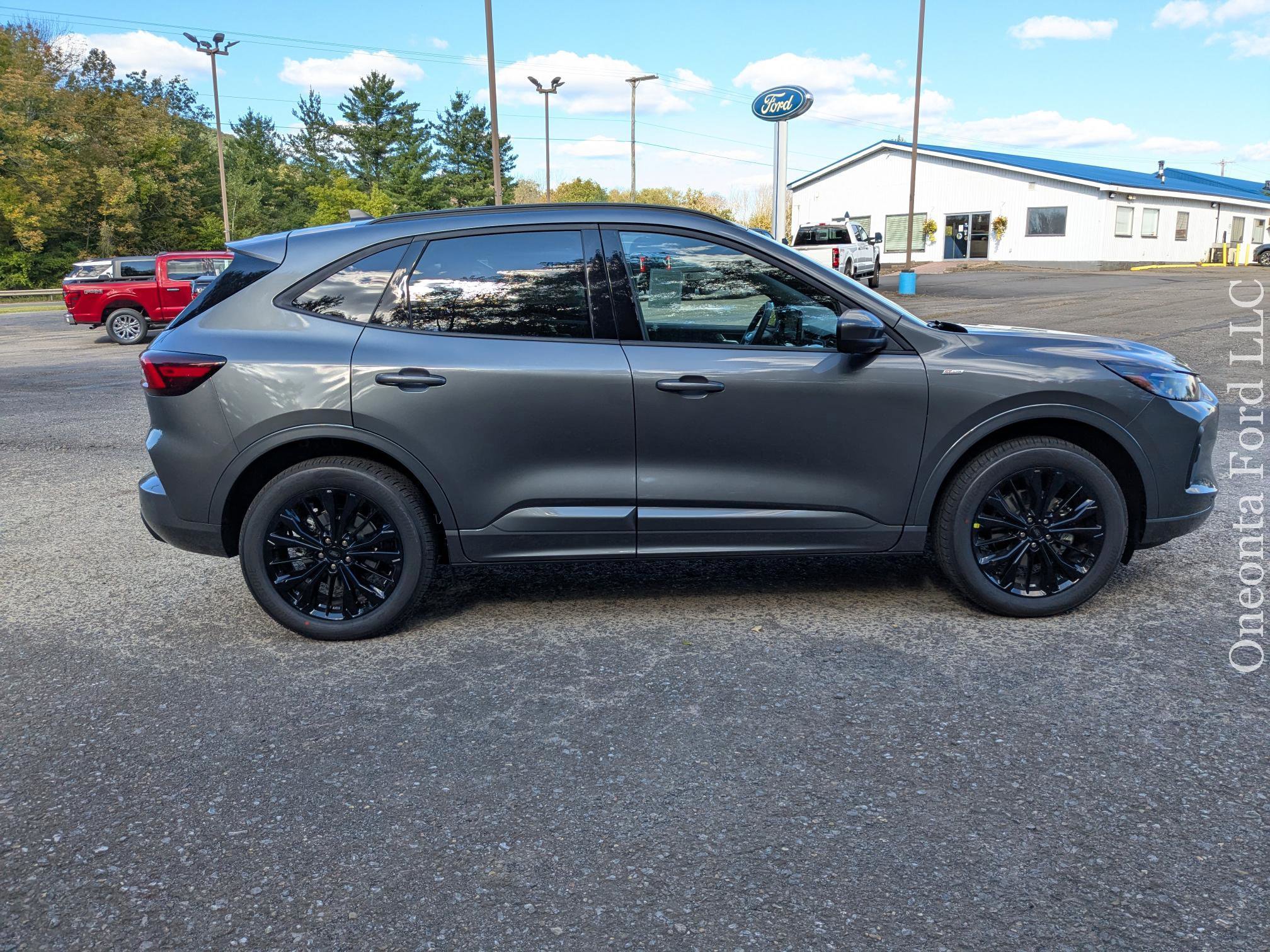 New 2025 Ford Escape ST-Line Elite image 6