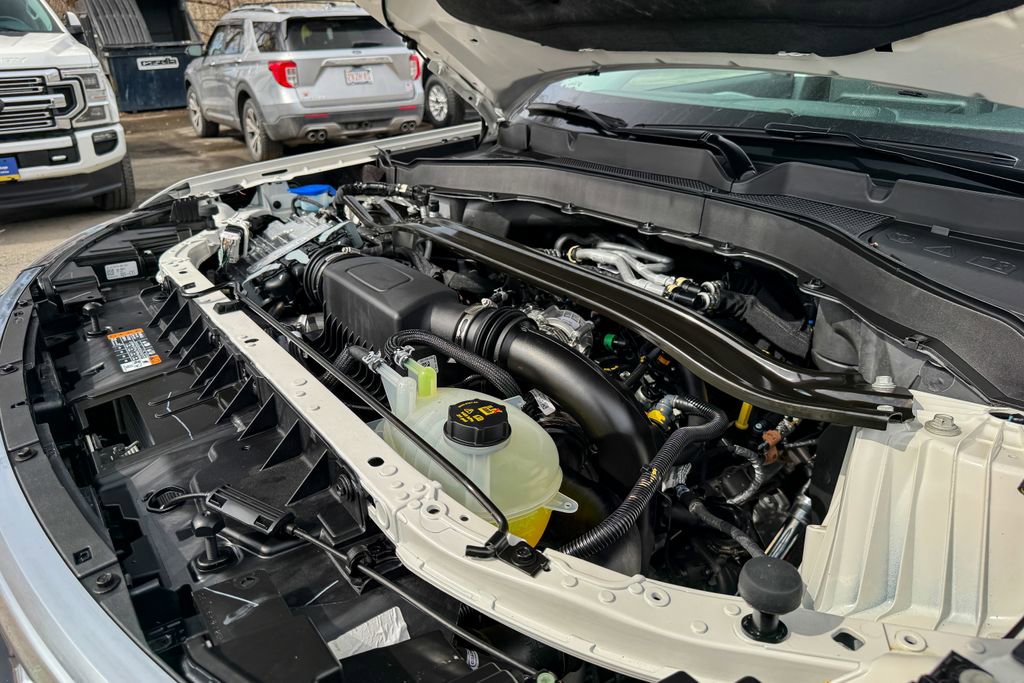 Certified 2025 Ford Explorer Platinum w/ Ultimate Package image 27