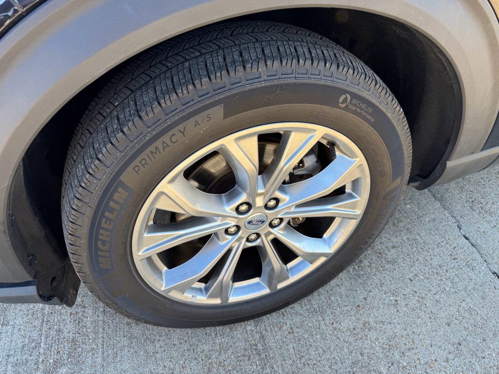 Used 2024 Ford Explorer Limited image 9